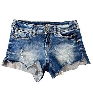 Silver Jeans Co Women's Berkley Distressed Raw Hem Shorts‎